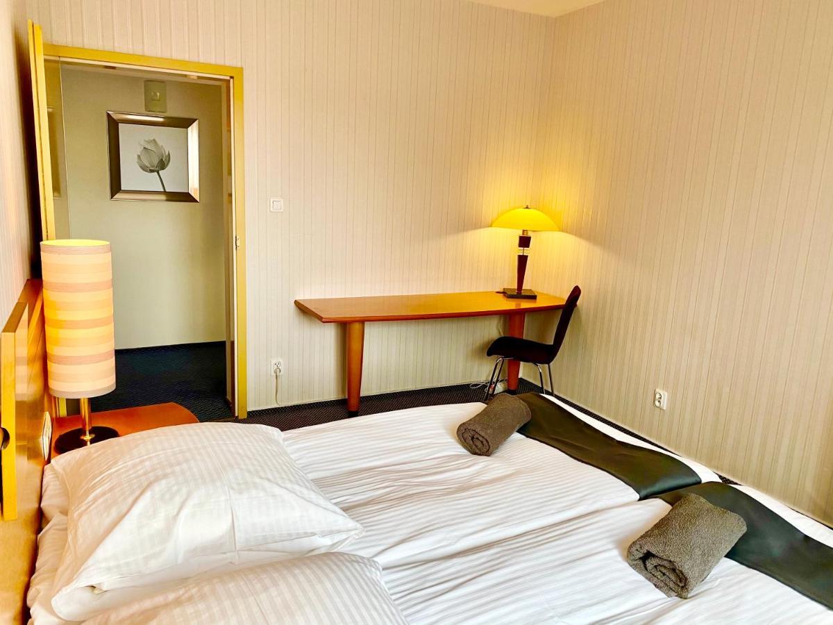 Las Slupski Premium Business Apartament Nr 7 Wifi Netflix Smart Tv50 Two Bedrooms Two Extra Large Double Beds Up To 6 People Full Pleasure Quality Stay (Adults Only) Exteriör bild